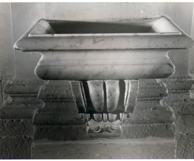 acquasantiera, coppia - bottega napoletana (seconda metà sec. XVII)