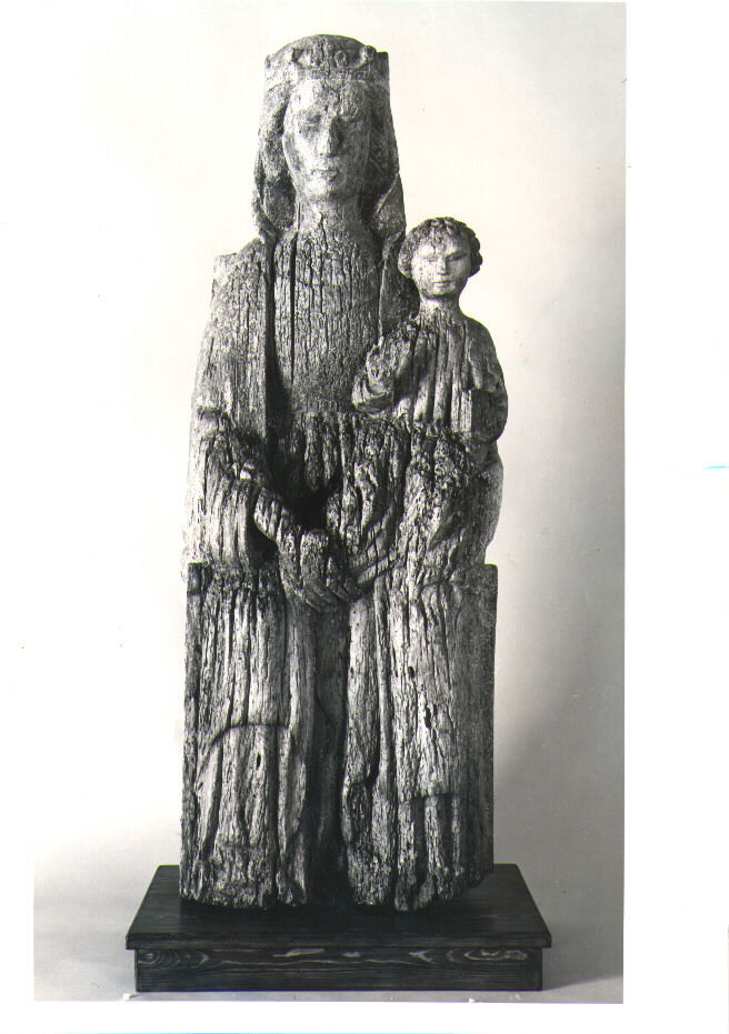 Madonna con Bambino in trono (scultura) - bottega Italia meridionale (sec. XIV)