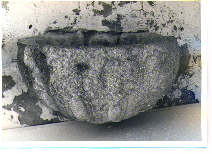 acquasantiera - bottega lucana (sec. XVII)