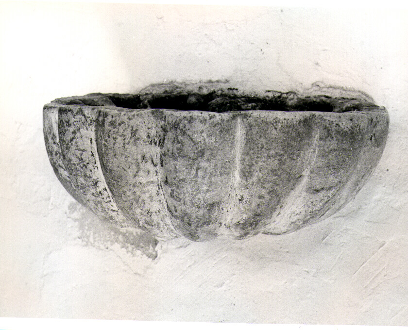 acquasantiera da parete - bottega Italia meridionale (sec. XVIII)