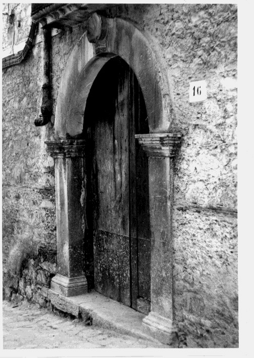 portale - bottega Italia meridionale (sec. XVIII)