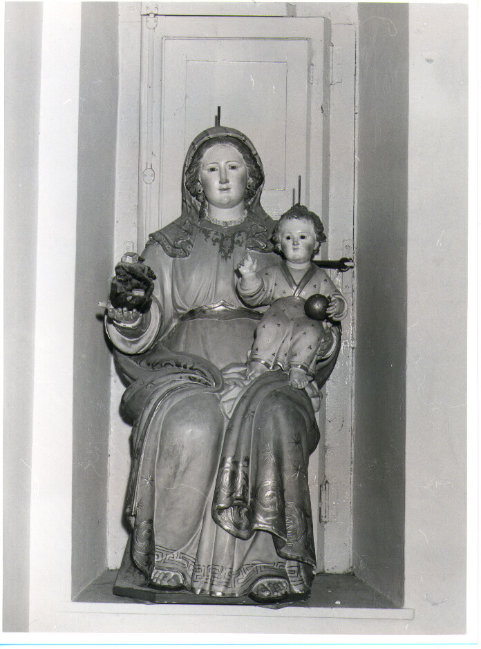 Madonna del Sirino, Madonna con Bambino (scultura) - bottega napoletana (sec. XVIII)