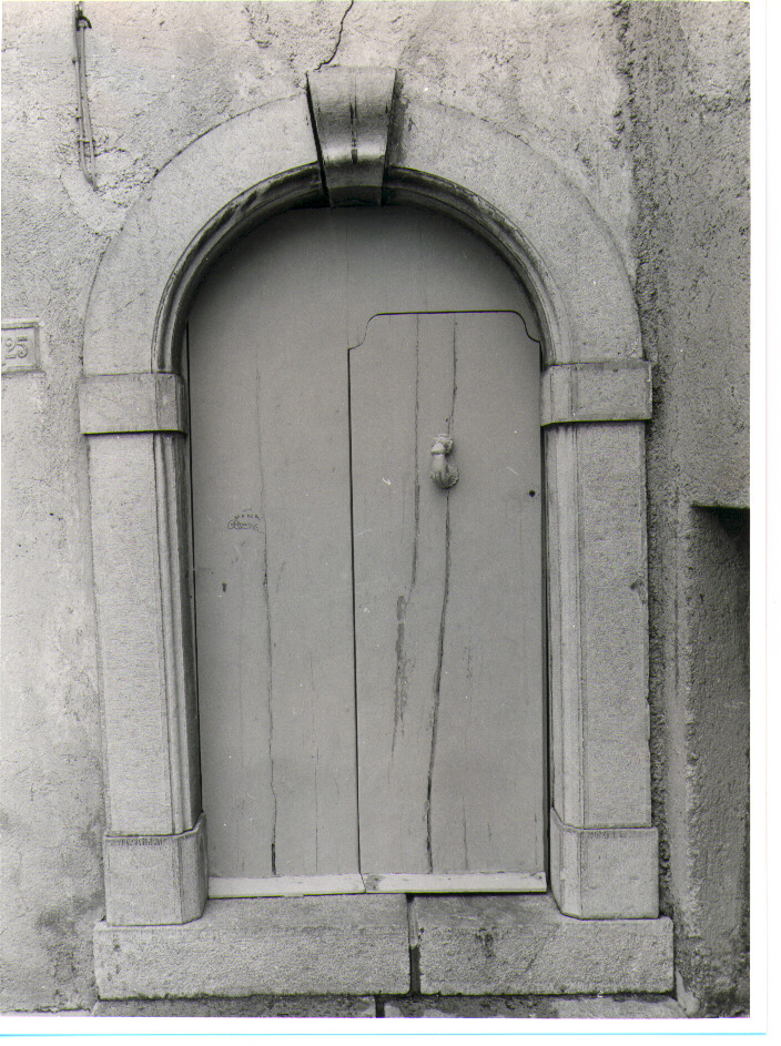 portale - bottega Italia meridionale (prima metà sec. XX)