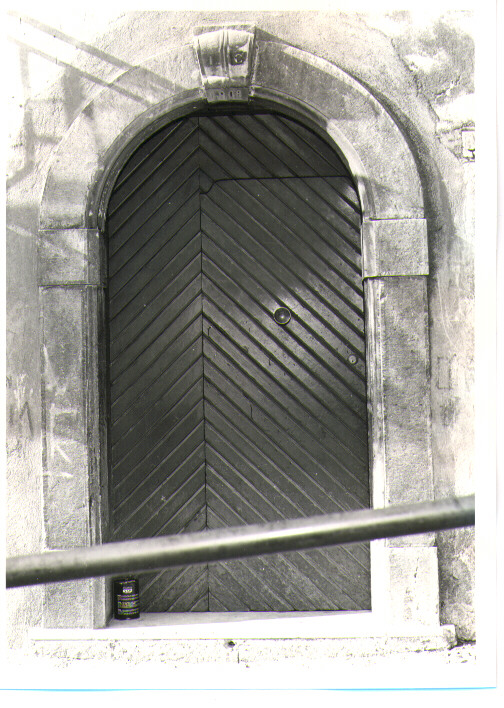 portale - bottega Italia meridionale (sec. XX)