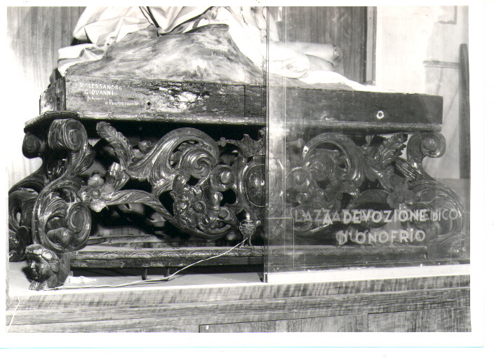 piedistallo di statua - bottega lucana (sec. XX)