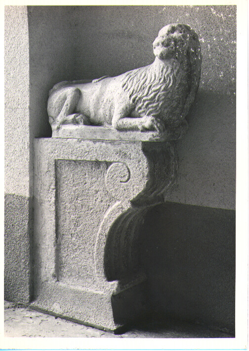 leone (scultura, coppia) - bottega lucana (sec. XVIII)