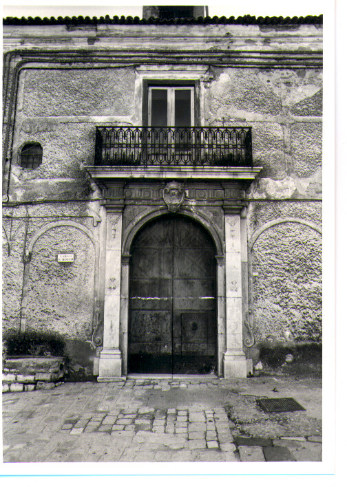 portale - bottega Italia meridionale (sec. XIX)