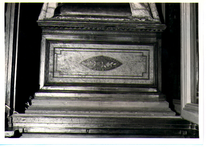 piedistallo di statua - bottega lucana (sec. XX)