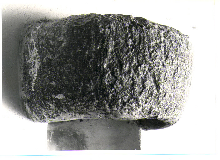 acquasantiera - bottega lucana (sec. XVI)