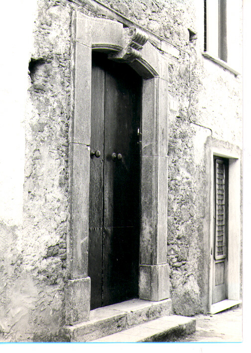 portale - bottega lucana (prima metà sec. XX)