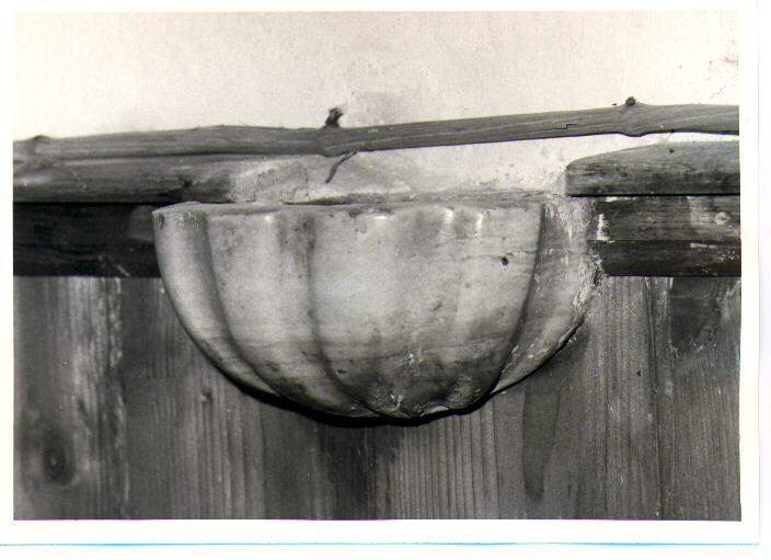 acquasantiera da parete - bottega Italia meridionale (sec. XVIII)