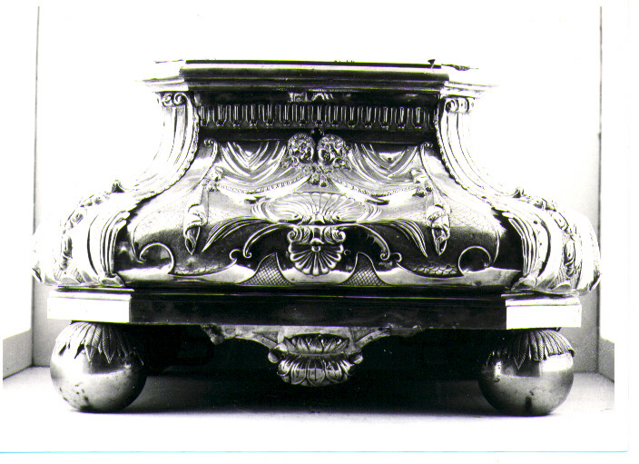 piedistallo di statua - bottega napoletana (sec. XVIII)