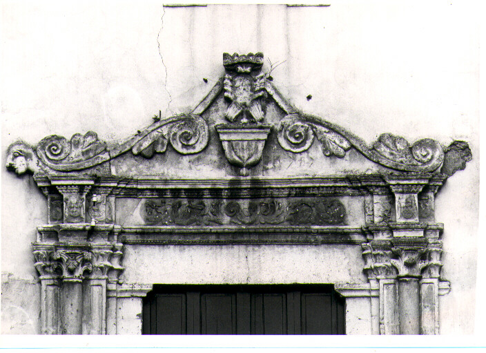 portale - bottega Italia meridionale (sec. XIII, sec. XVIII)