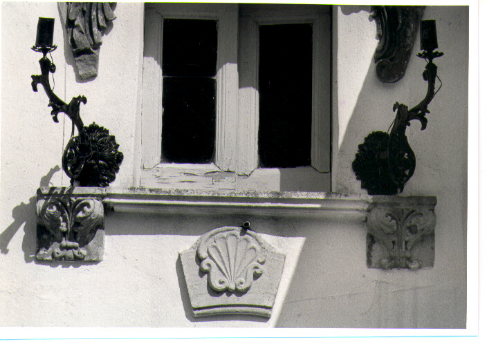 mensola, serie - bottega Italia meridionale (fine/inizio secc. XVII/ XVIII)