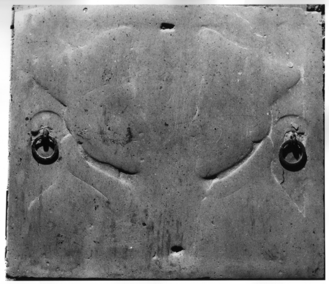 lapide sepolcrale di Iacopantonio e Pietro Morrone (lapide tombale) - bottega lucana (sec. XVII)