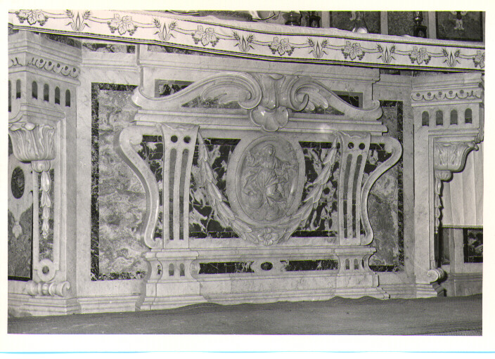 altare maggiore - bottega Italia meridionale (sec. XVIII)