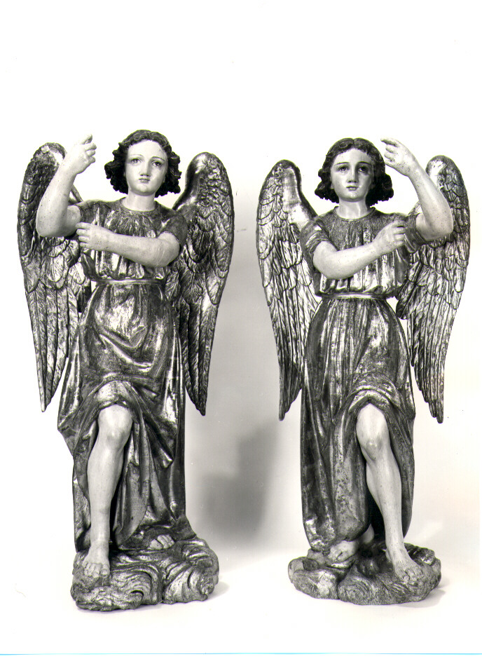 angelo (statua, coppia) - bottega Italia meridionale (fine/inizio secc. XVI/ XVII)