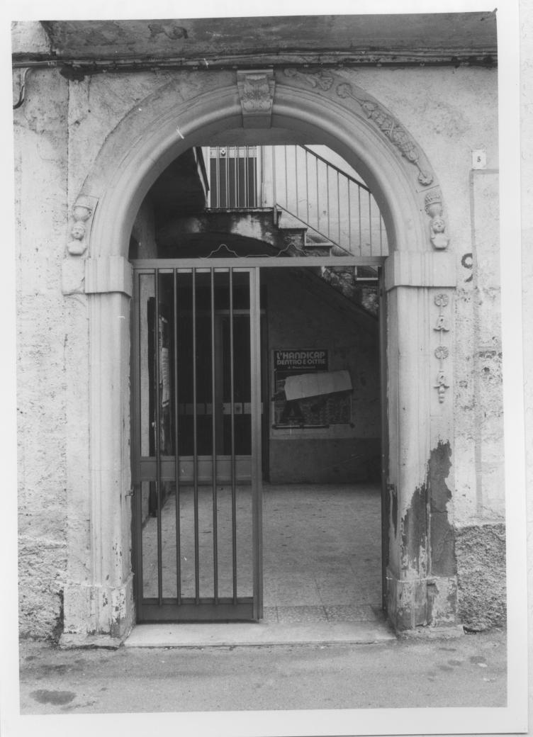 portale - bottega Italia meridionale (sec. XIX)