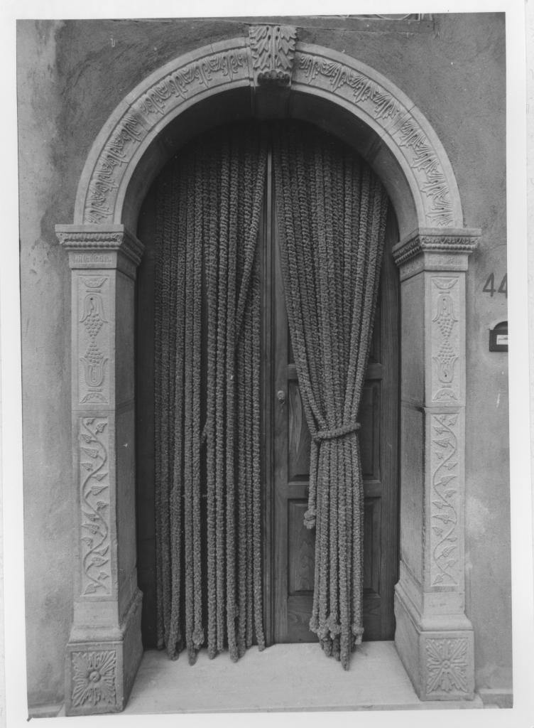 portale di Veneziano Francesco (attribuito), Veneziano Prospero (attribuito) (sec. XX)