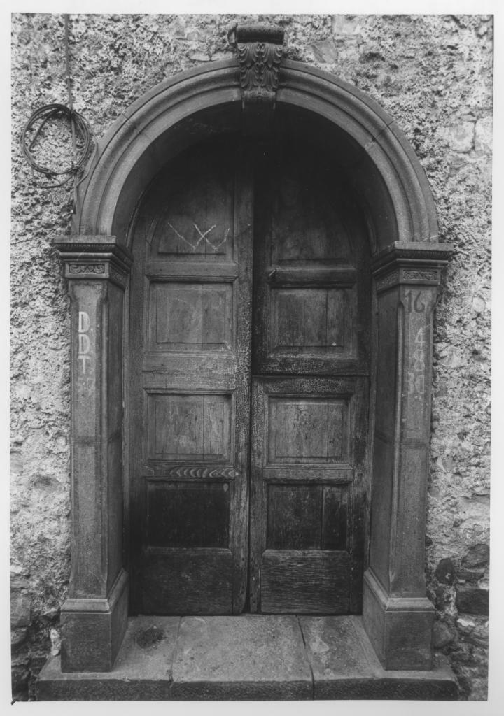 portale di Veneziano Francesco (attribuito), Veneziano Prospero (attribuito) (sec. XX)