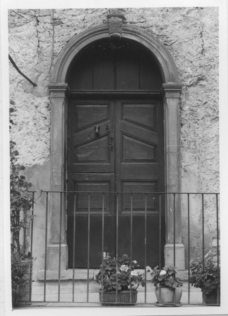 portale di Veneziano Francesco (attribuito), Veneziano Prospero (attribuito) (sec. XX)