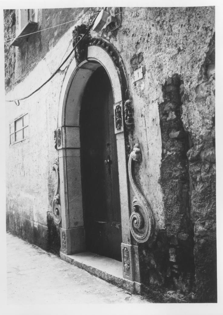 portale - bottega Italia meridionale (sec. XIX)