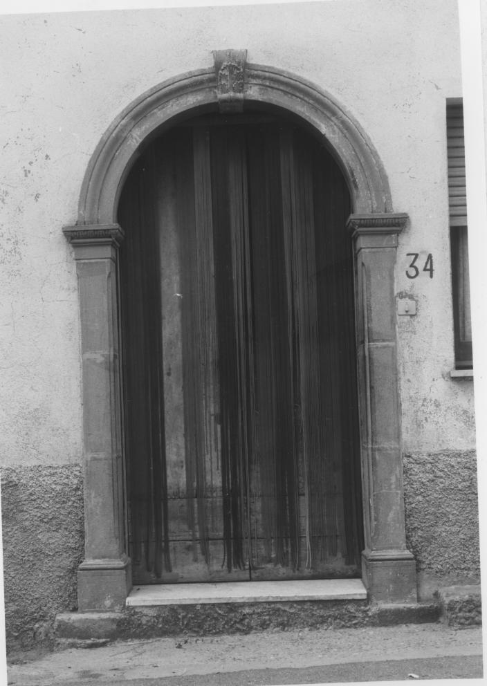 portale - ad arco di Veneziano Francesco (sec. XX)