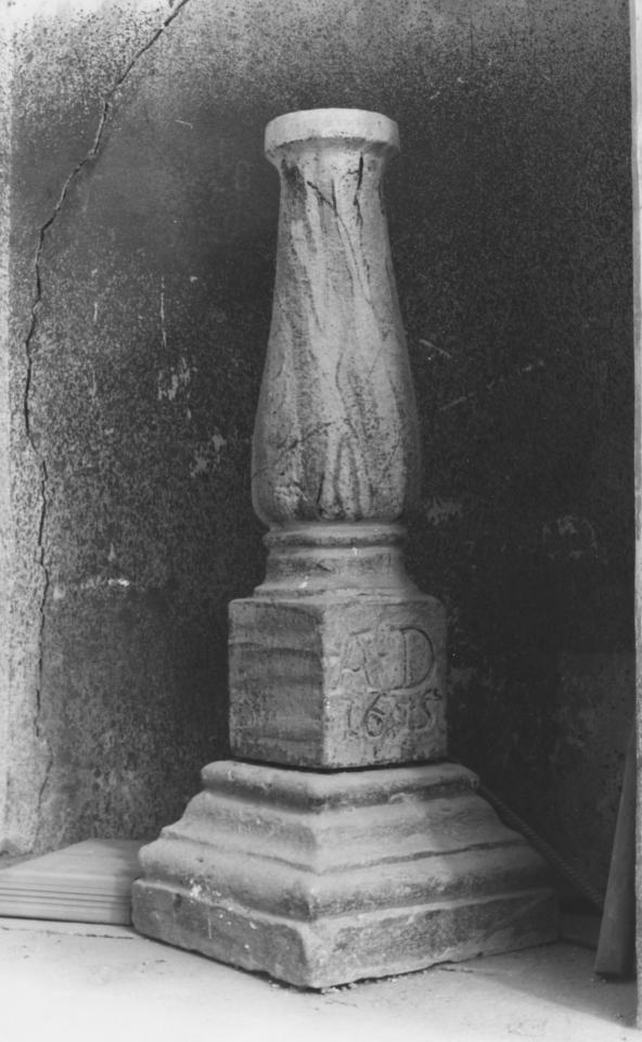 acquasantiera - a fusto - bottega lucana (sec. XVII)