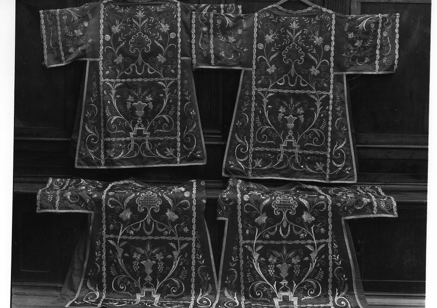 dalmatica, serie - manifattura napoletana (prima metà sec. XIX)