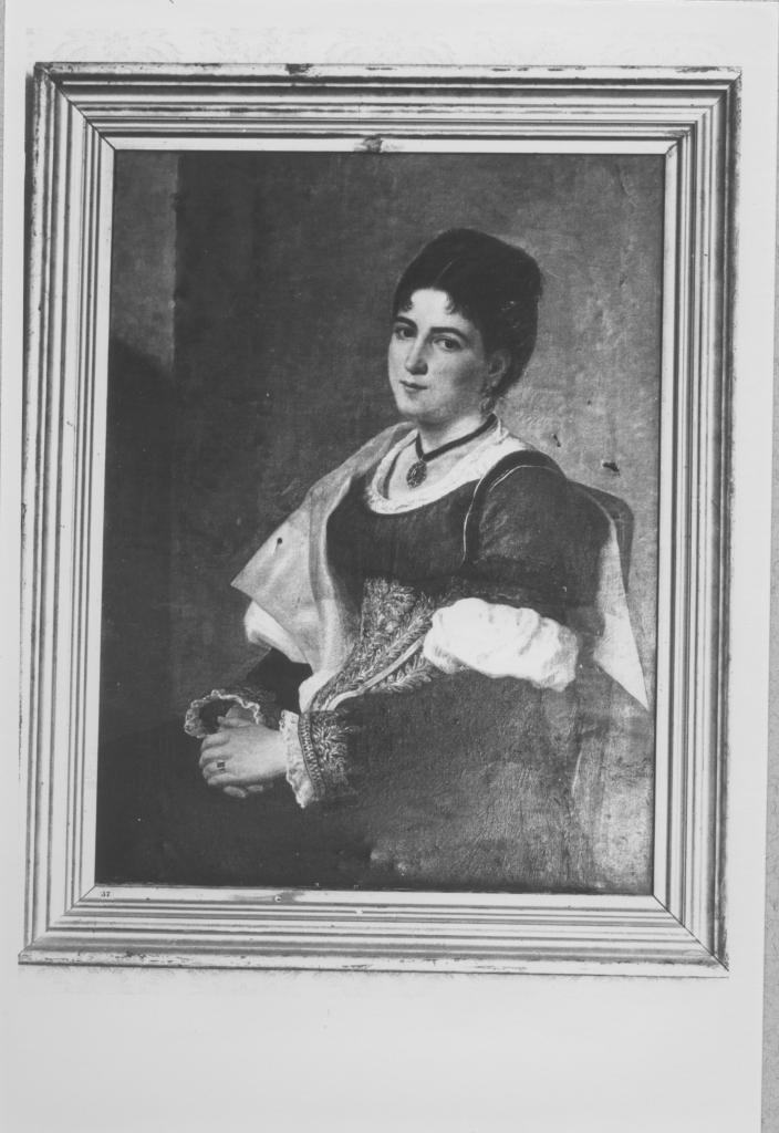 Ritratto di donna seduta a mezza figura, ritratto di donna (dipinto) di Mona Giuseppe (sec. XIX)