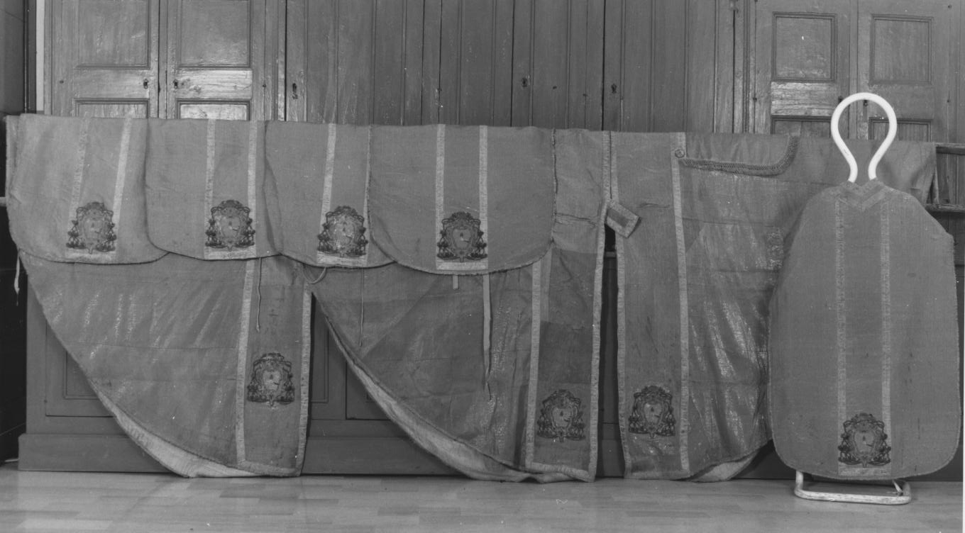 piviale - manifattura Italia meridionale (prima metà sec. XVIII)