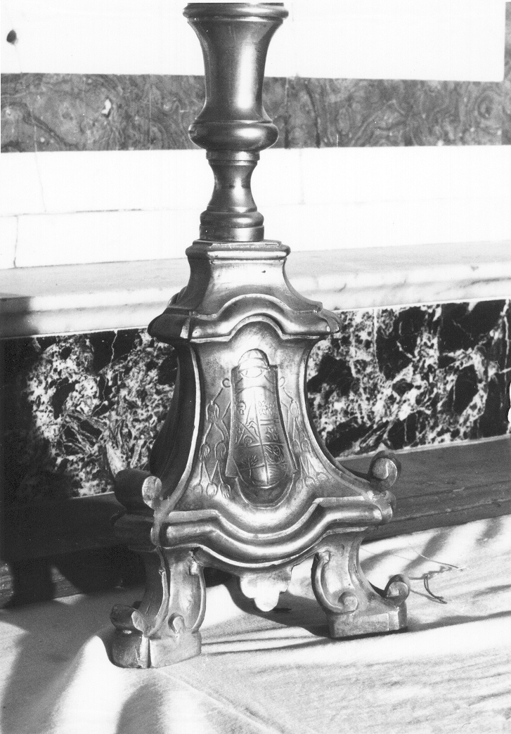 candeliere d'altare, serie - bottega napoletana (sec. XVIII)