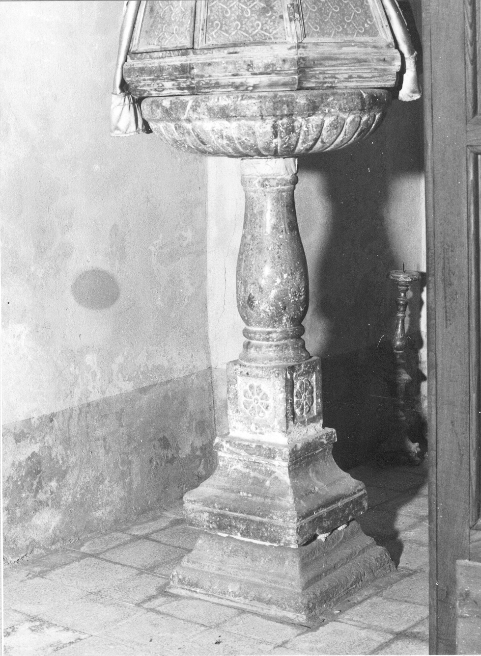 fonte battesimale - bottega lucana (prima metà sec. XVII)