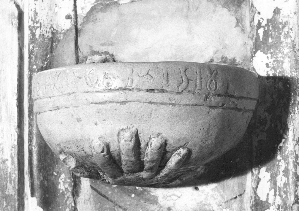 acquasantiera pensile - bottega Italia meridionale (sec. XVI)