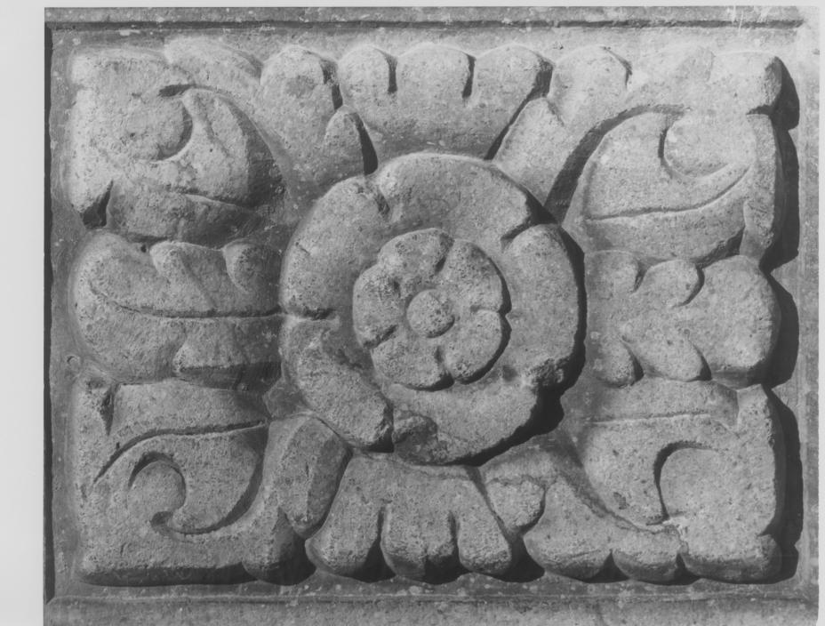 portale - bottega Italia meridionale (ultimo quarto sec. XV)