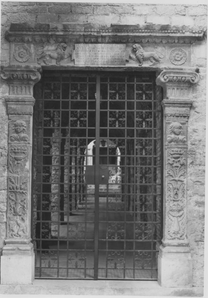 portale - bottega napoletana (sec. XVI)