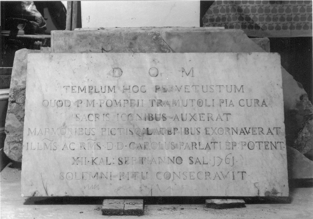 lapide - bottega Italia meridionale (sec. XVIII)