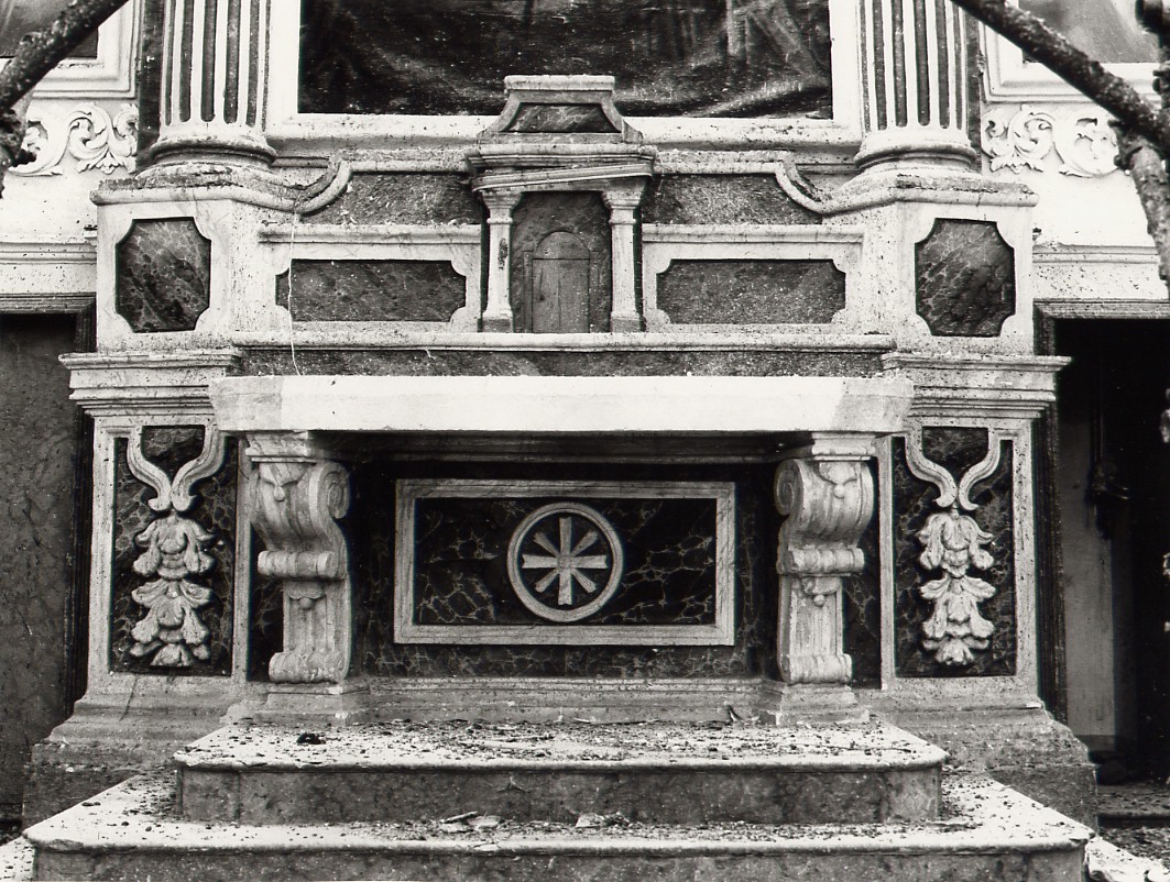 tabernacolo - a tempietto, elemento d'insieme - bottega Italia meridionale (sec. XVIII)