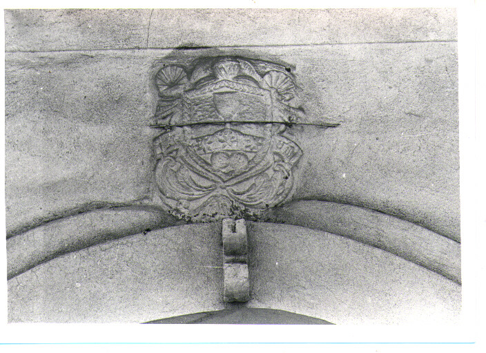 stemma della famiglia Panevino, stemma (rilievo) - bottega Italia meridionale (prima metà sec. XIX)