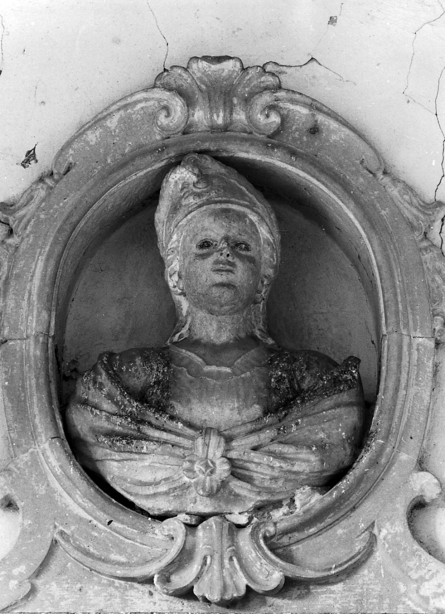 figura femminile (scultura, elemento d'insieme) - bottega Italia meridionale (sec. XVIII)