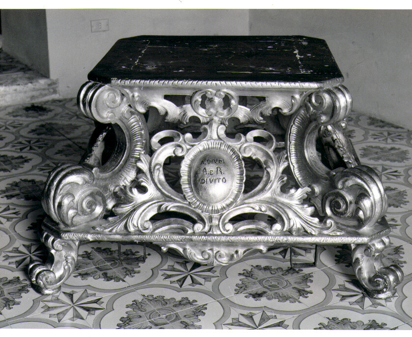 piedistallo di statua - bottega lucana (seconda metà sec. XIX)