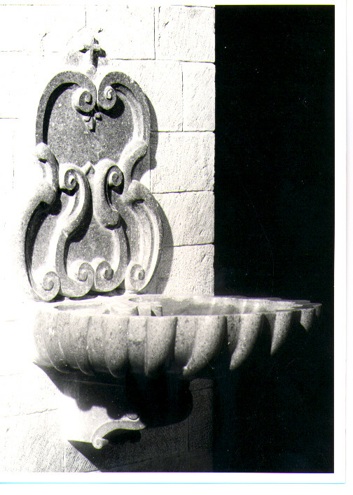 acquasantiera, serie - bottega Italia meridionale (prima metà sec. XVIII)