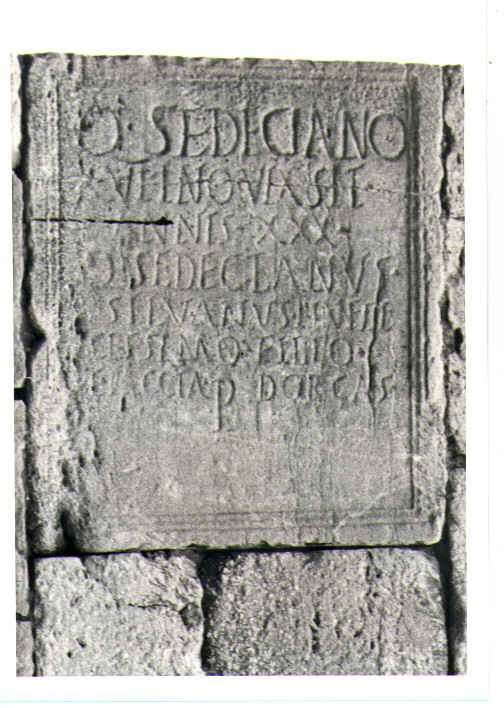 lapide commemorativa - bottega Italia meridionale (sec. XII)