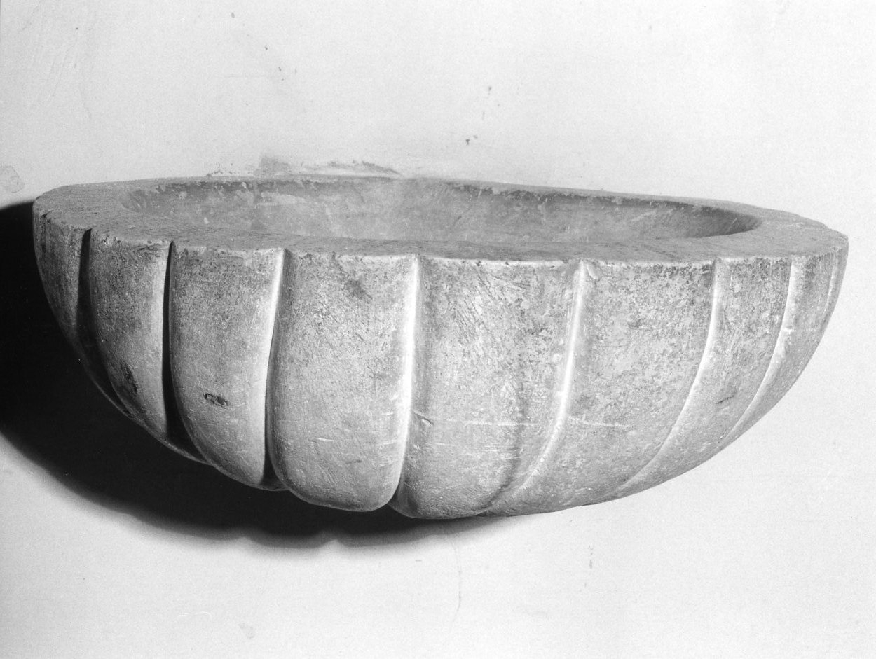 acquasantiera, opera isolata - bottega Italia meridionale (sec. XIX)