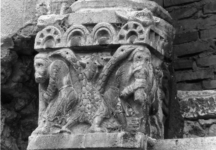 plinto, elemento d'insieme - bottega pugliese (fine/inizio secc. XII/ XIII)