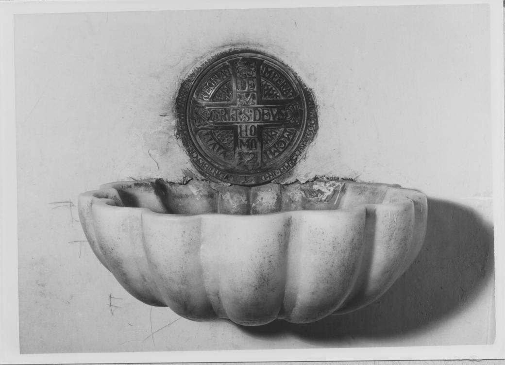 acquasantiera da parete - bottega Italia meridionale (prima metà sec. XVIII)