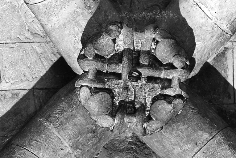 chiave di volta - bottega pugliese (sec. XIII)