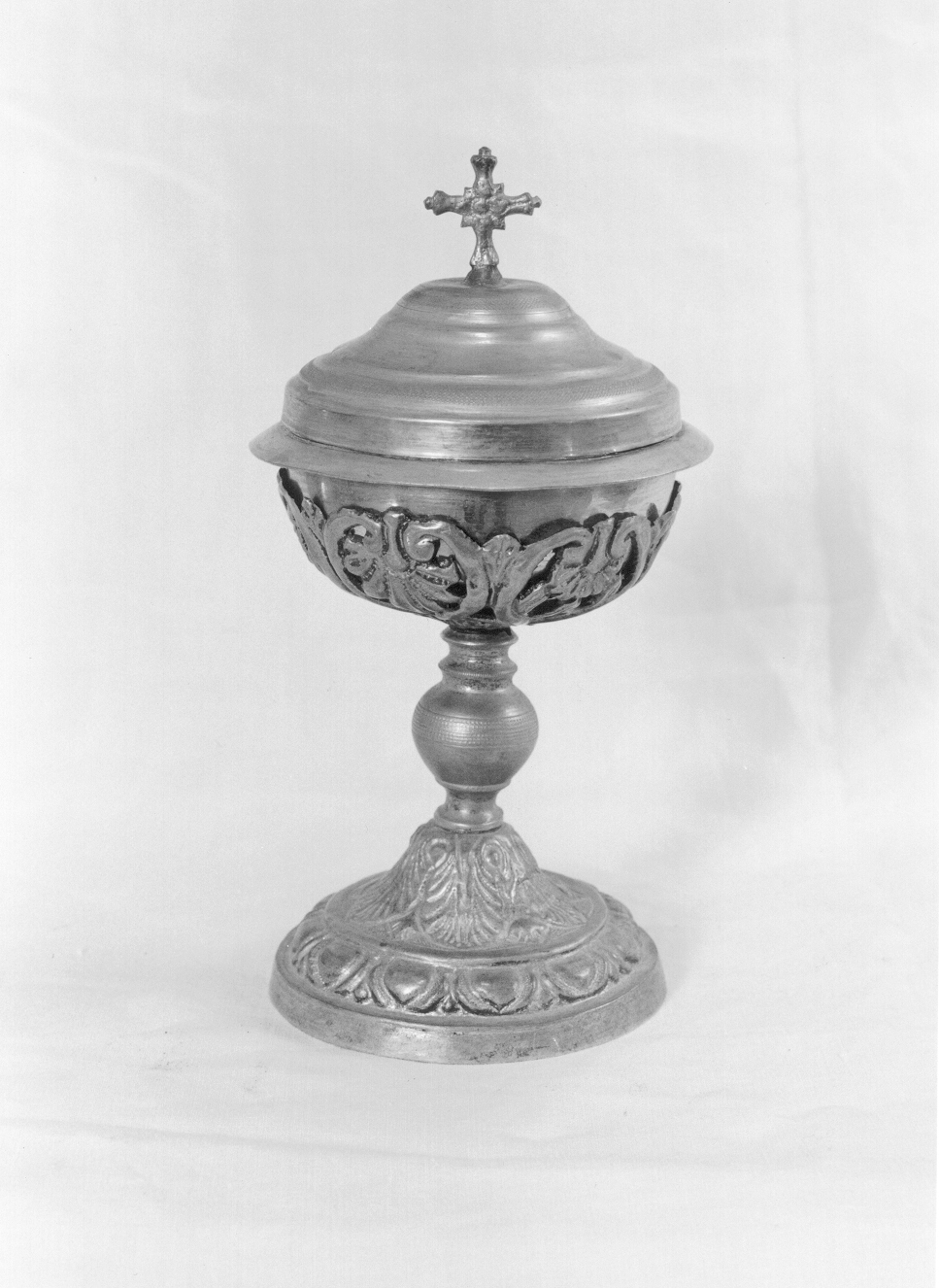 pisside - bottega napoletana (seconda metà sec. XIX)