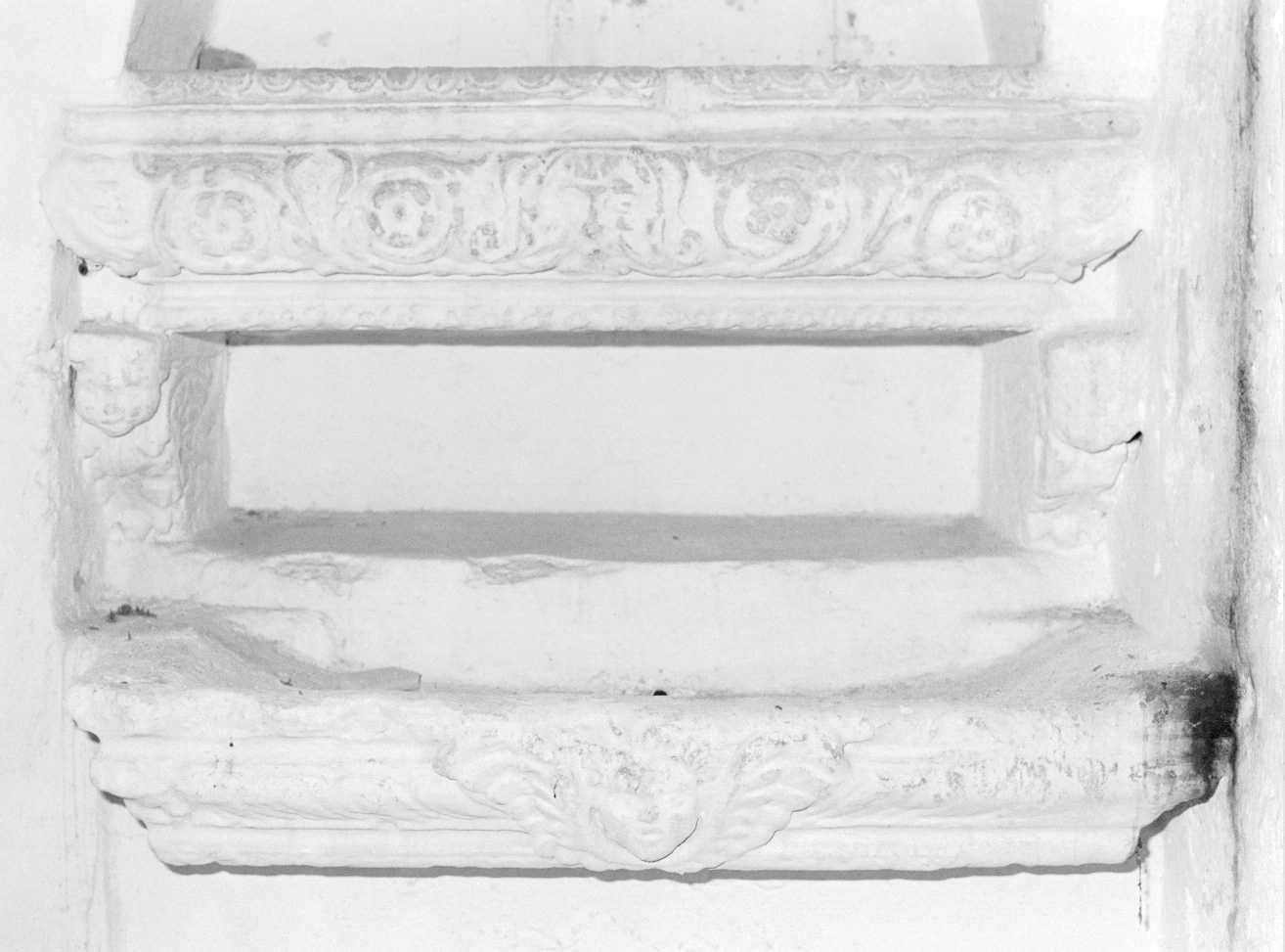 lavabo - bottega pugliese (seconda metà sec. XVI)