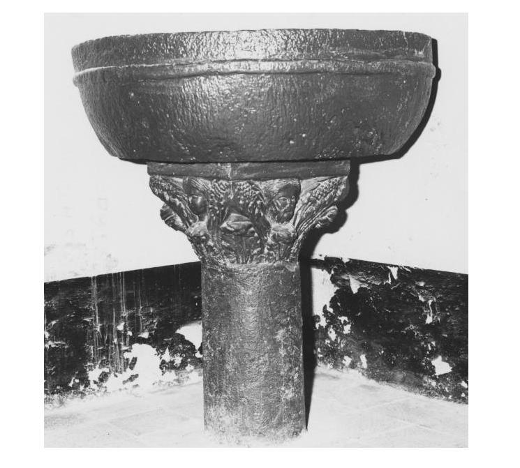 fonte battesimale - bottega Italia meridionale (fine/inizio secc. XV/ XVI)